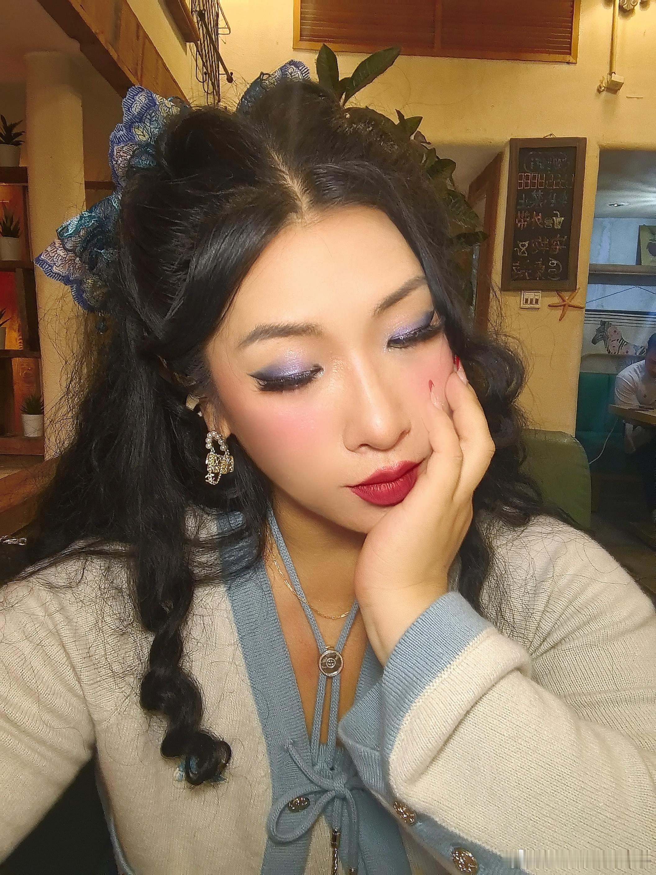 秋天来了，年上土纯风可以安排起来咯～我有一大箱的小毛衫等待临幸……  ​​​