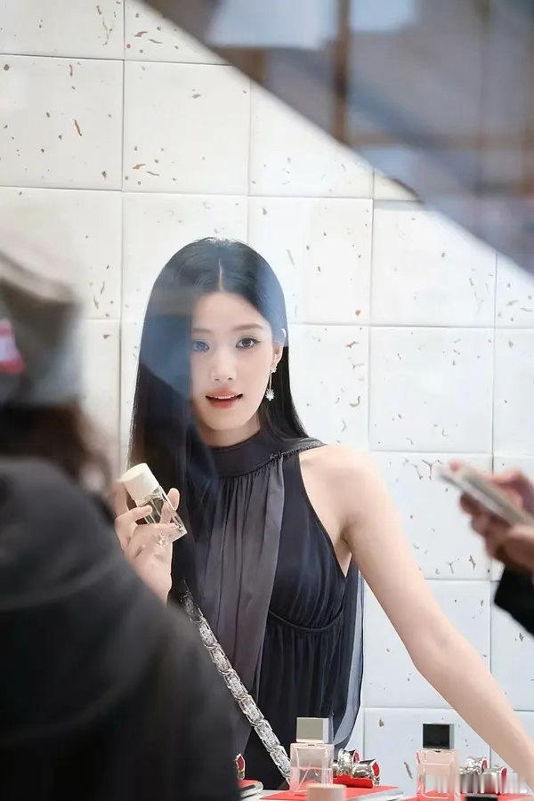 鲈鱼越来越美了，是第二个刘亦菲吧 