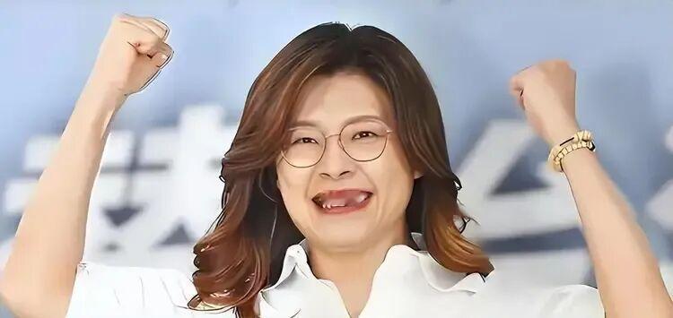 台湾郑丽文当选国民党主席了，很多人不理解大陆为什么要发贺电给她，现在大陆的实力梧
