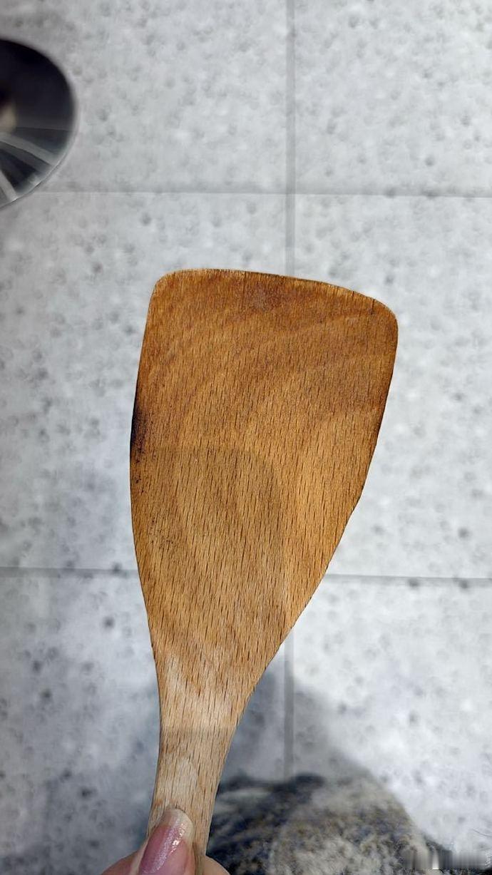   看到赵粤分享锅铲的那一刻就明白了这个女人要干什么！她要跳企鹅舞了 