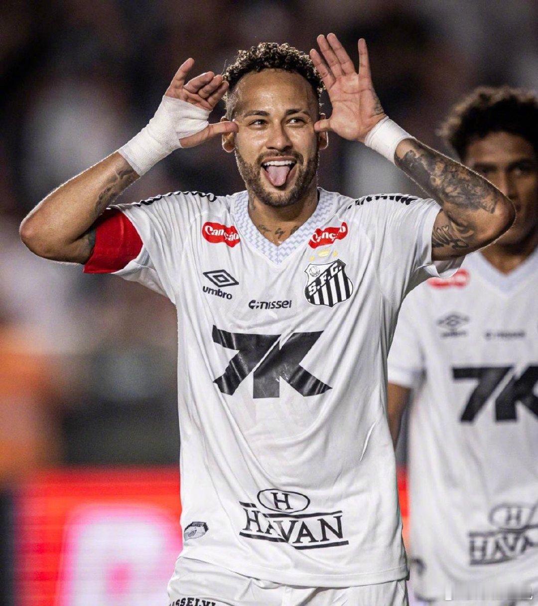 【带伤作战】桑托斯3比0累西腓体育，逃离降级区，33岁的内马尔传射建功，他是带伤