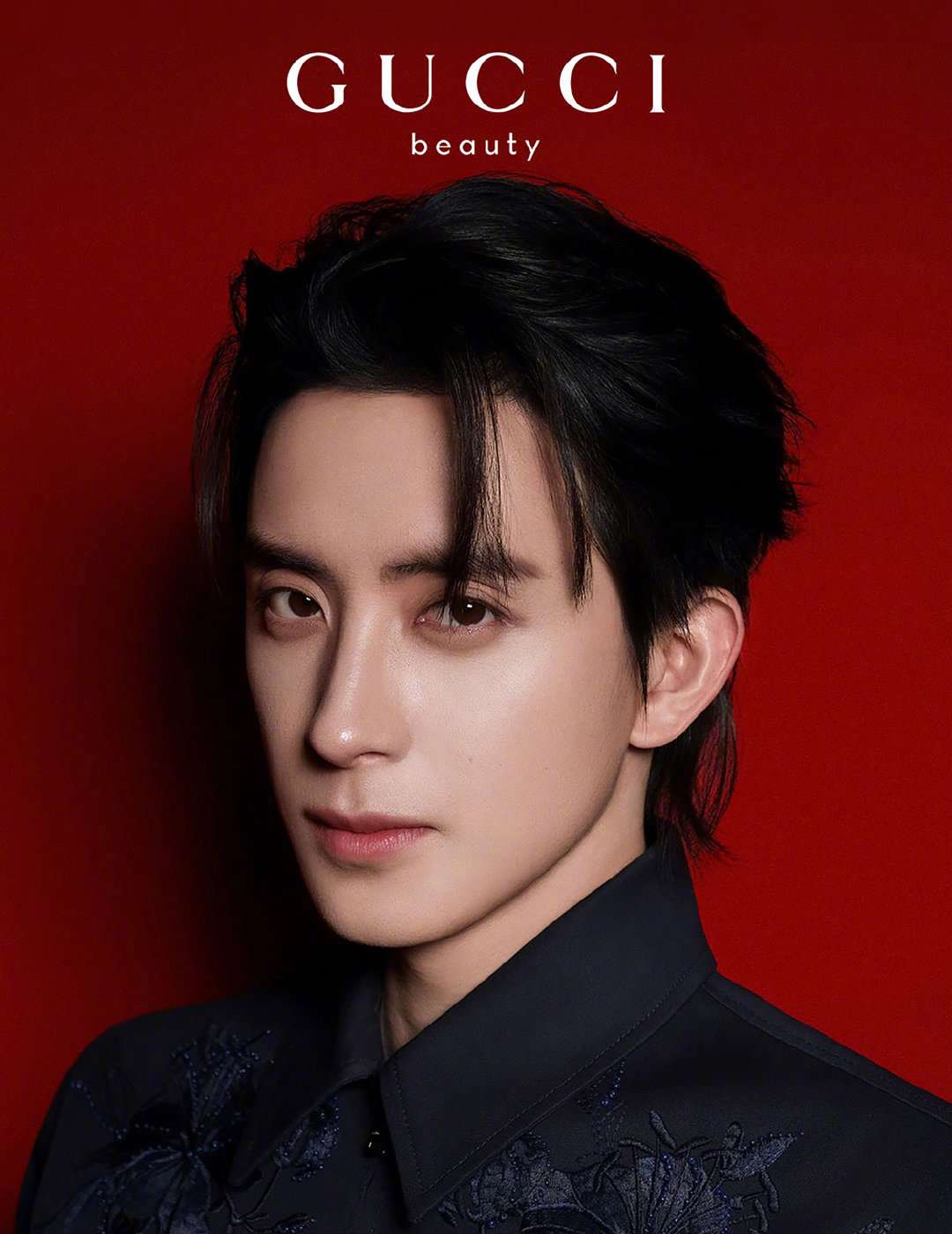 敖瑞鹏 Gucci beauty💄✨  岁末迎来新合作，俊朗少年开启“星夜绮境