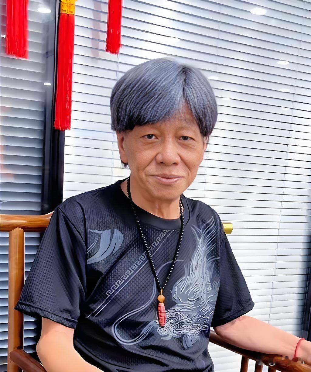 惊悉著名香港武打明星梁小龙先生不幸逝世。
这位功夫明星在2005年的一次内地文化