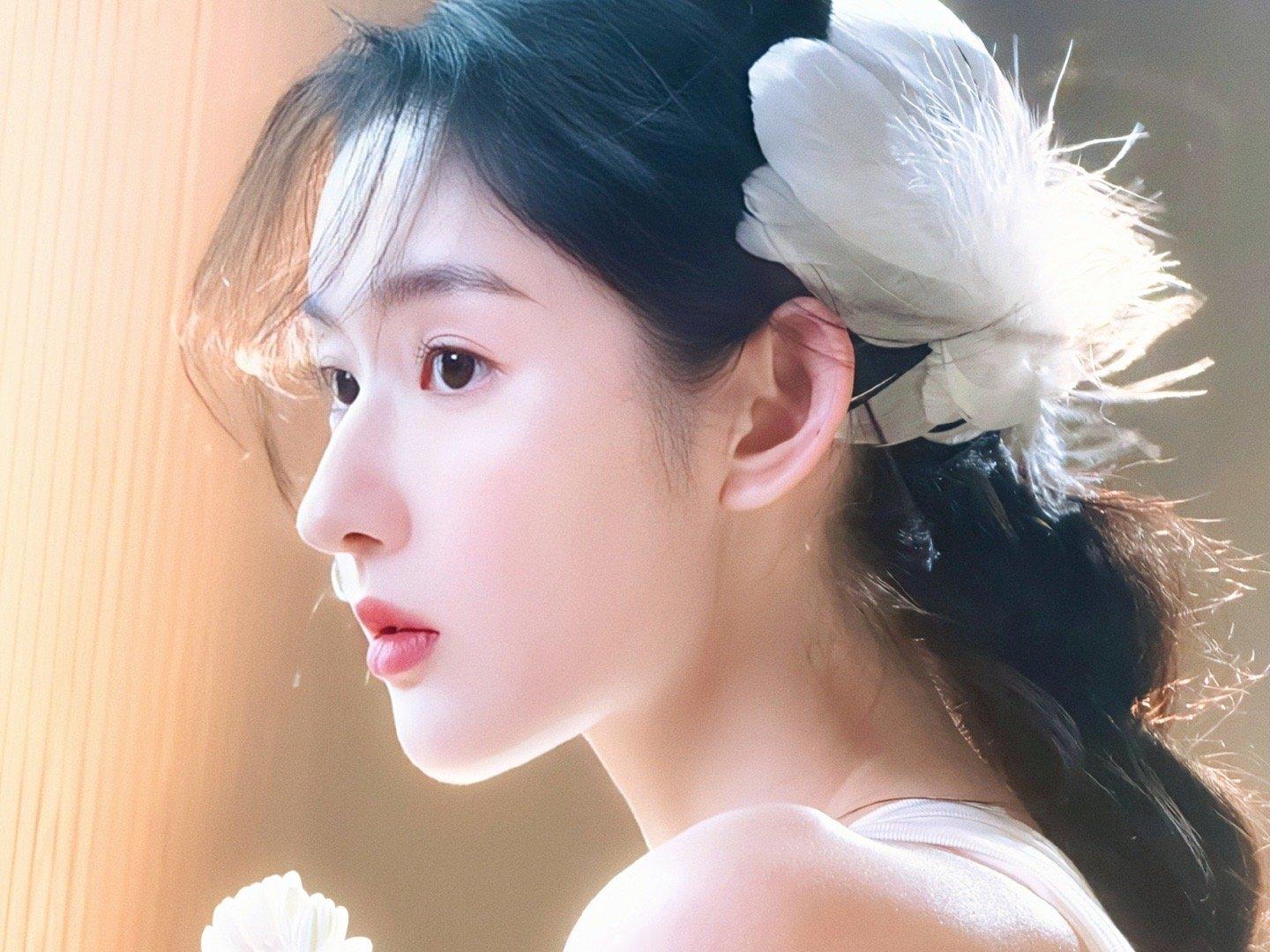 以前看她电视剧的时候就觉得演技挺好的什么时候可以拍一部偶像剧😊 