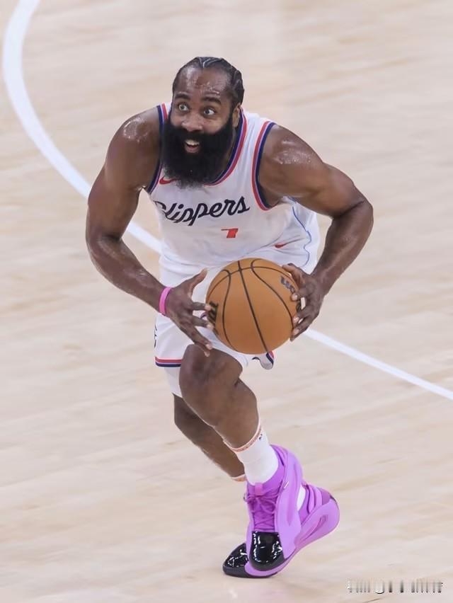 历史第三，哈登或成分卫无冕之王！

昨日快船惜败76人得分比赛中，哈登砍下了28