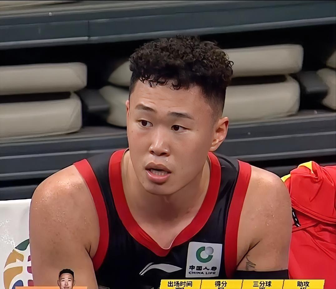 不吹不黑，今日贺希宁和郭昊文的表现不分伯仲
 
贺希宁：今日比赛上场35分钟，投