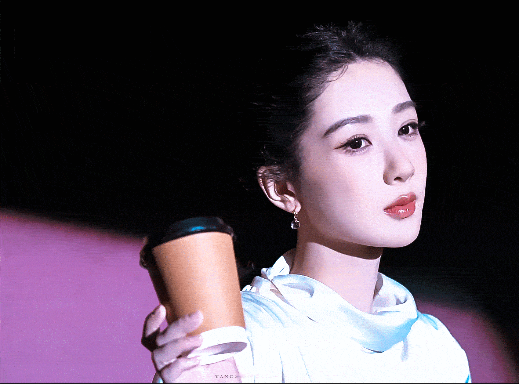 杨紫世间没给你的温柔还在路上，别急，慢慢来。杨紫
