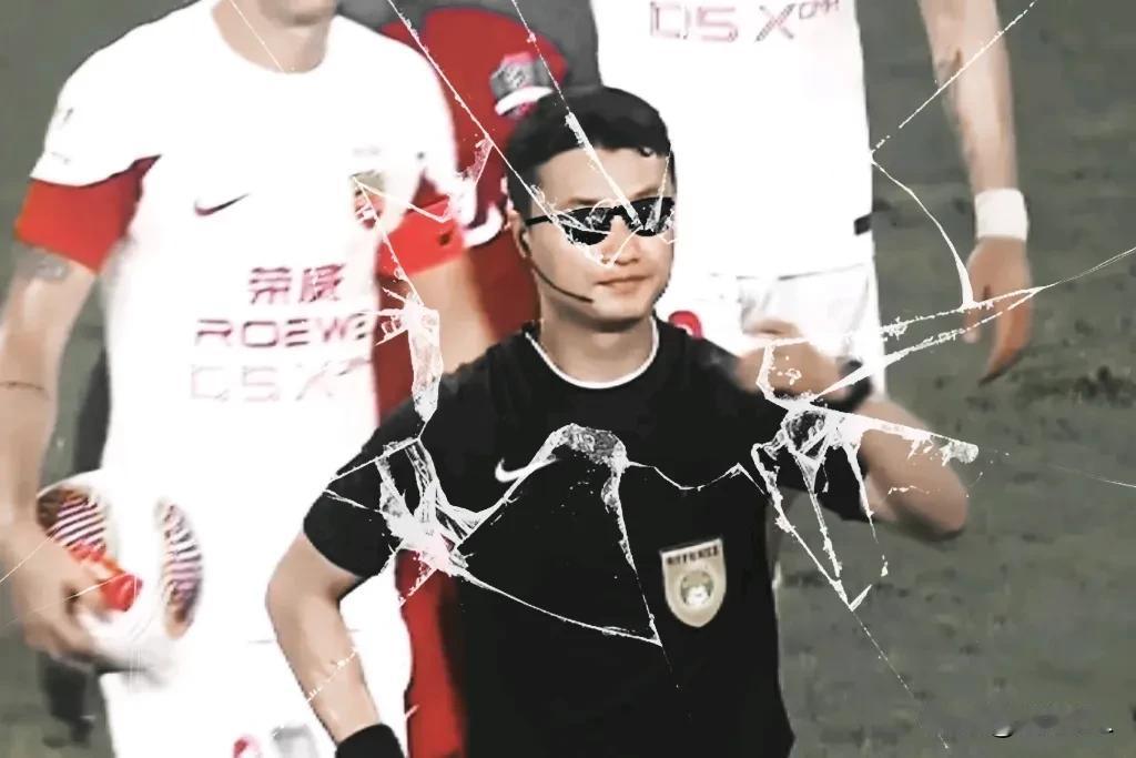 艾特中国足协！梅州客家如果因为这三分降级了，责任是谁的？上海海港如果因为这三分夺