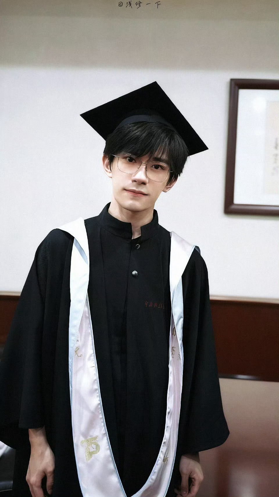 我家爱豆说啥了 “每个人都有自己的沙漠时刻，焦虑、迷茫找不到方向，我们总是很焦急