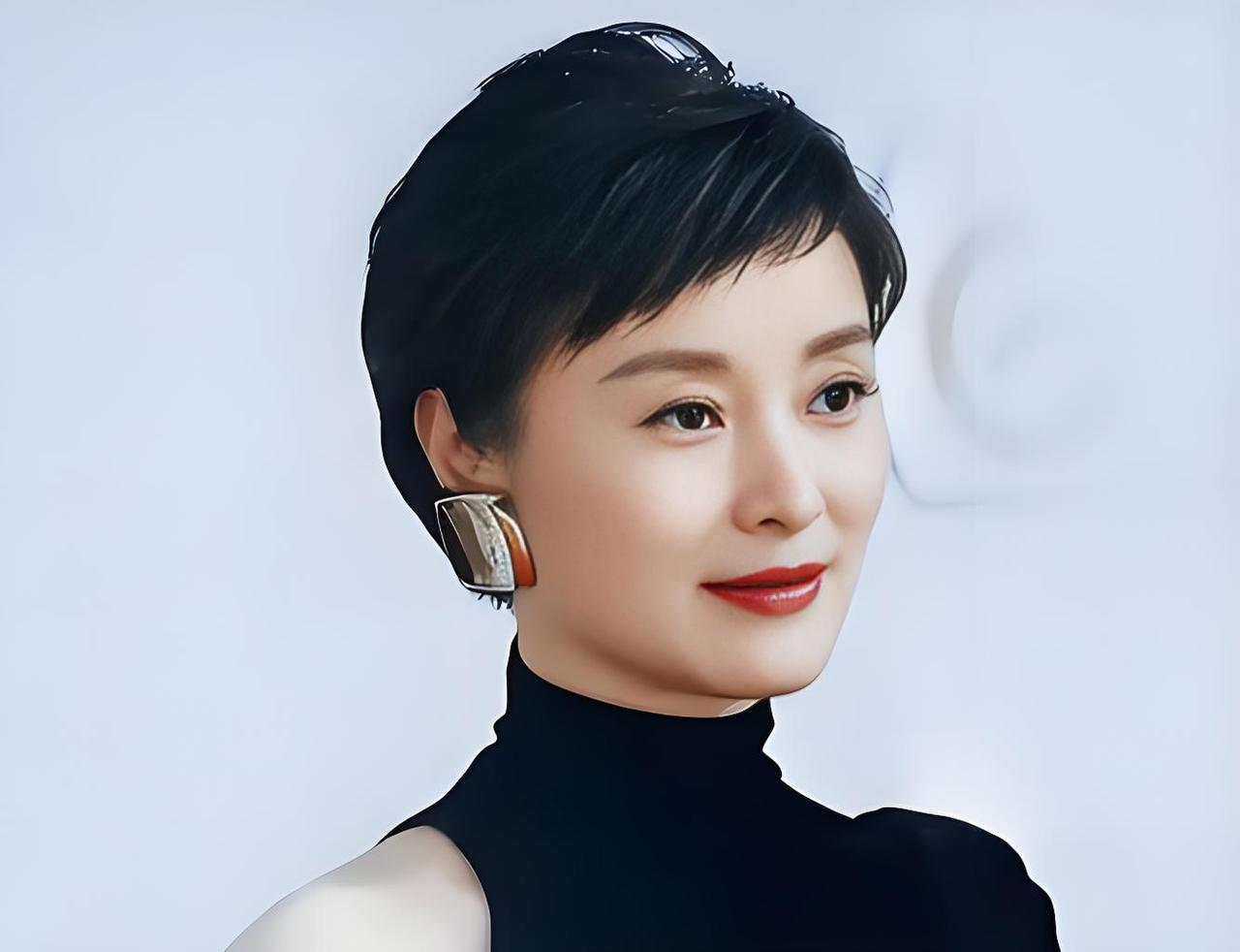 亲手把男友推上事业巅峰，却亲手毁掉了自己的爱情——你说这事儿荒唐不荒唐？

20
