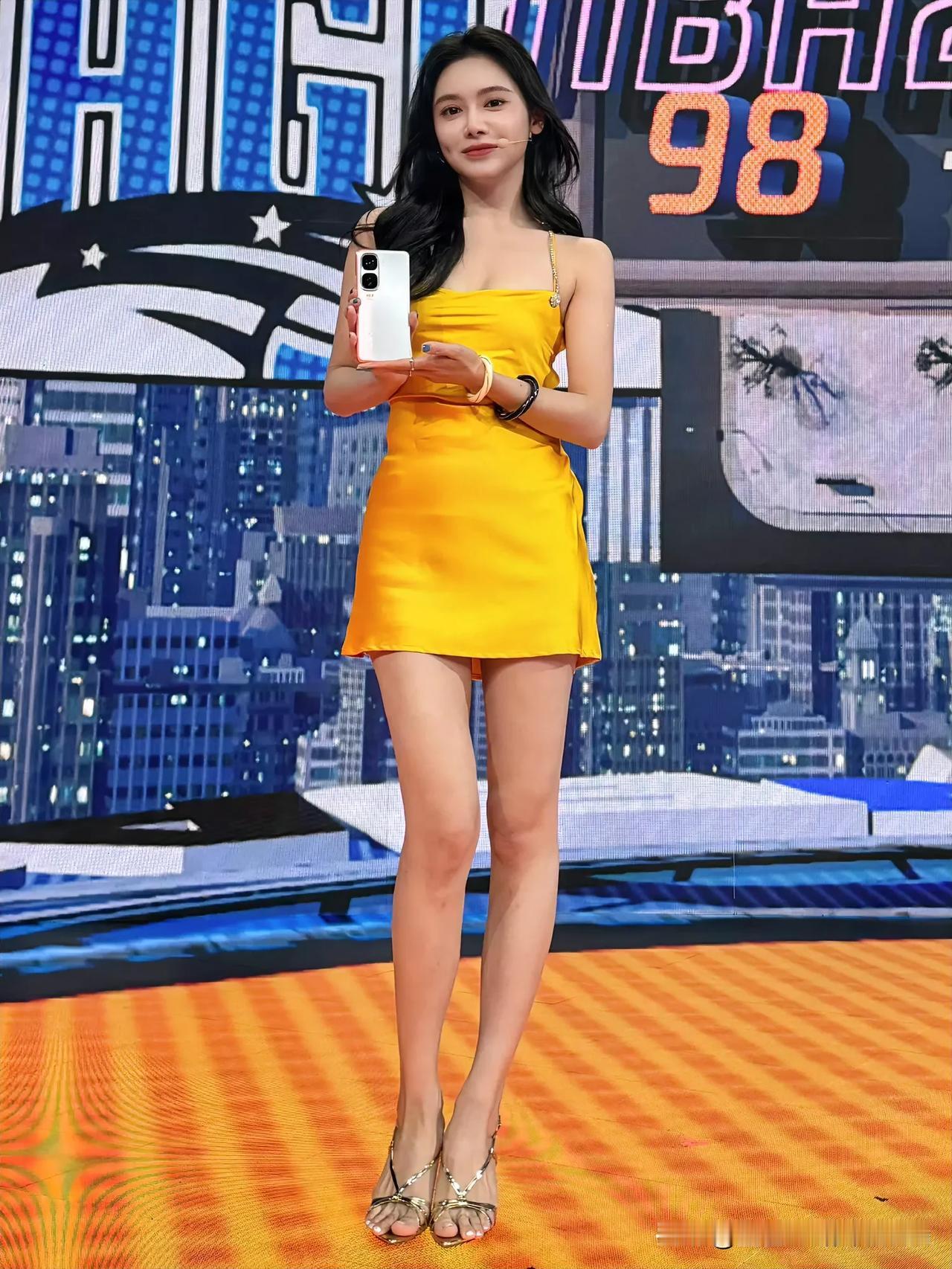 美娜这是哪款手机呀！