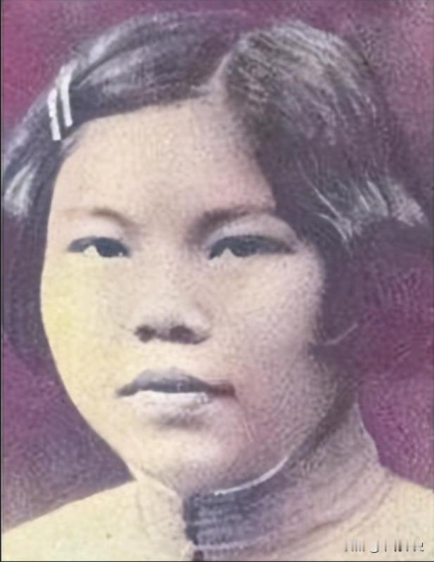 [太阳]1941年深秋，怀有8个多月身孕的女性不幸被日军俘虏，两天后的她在狱中产