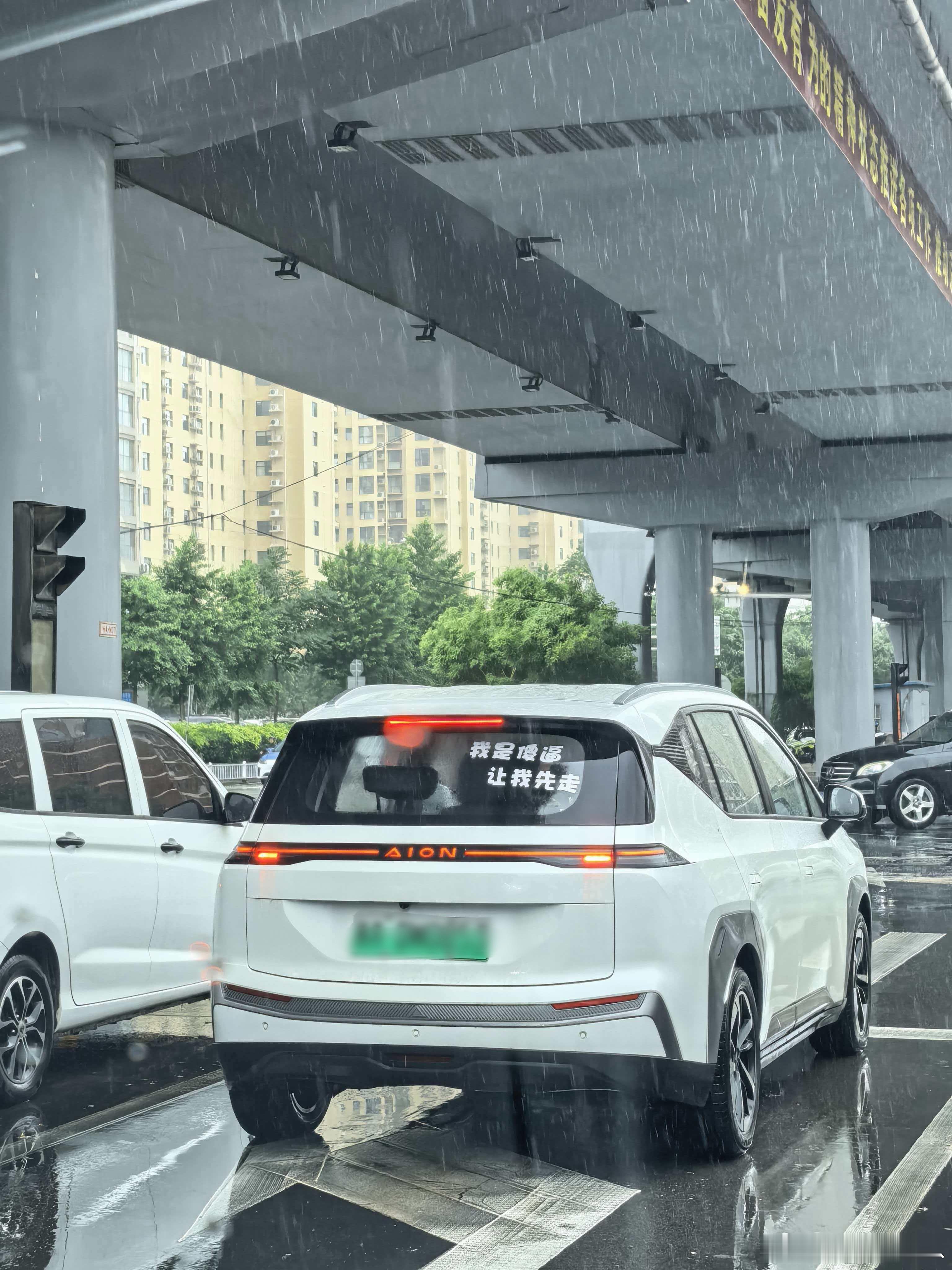 人要是狠起来，真的会自己都骂