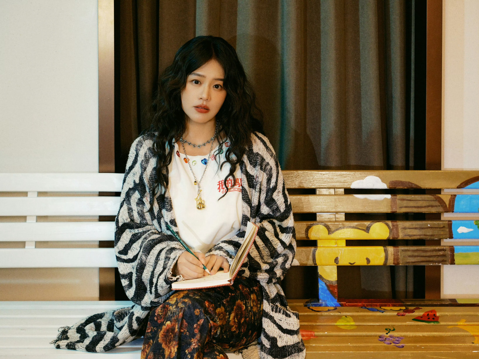 白客对马思纯撒娇说我爱你新浪扫楼名场面来袭！白客用对讲机对马思纯撒娇说我爱你，肉