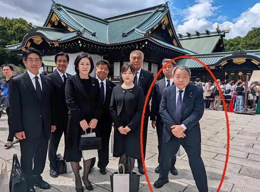大汉奸石平窜访台湾大放厥词称，台湾有自己的领导人，有自己的军队，有自己的中央银行