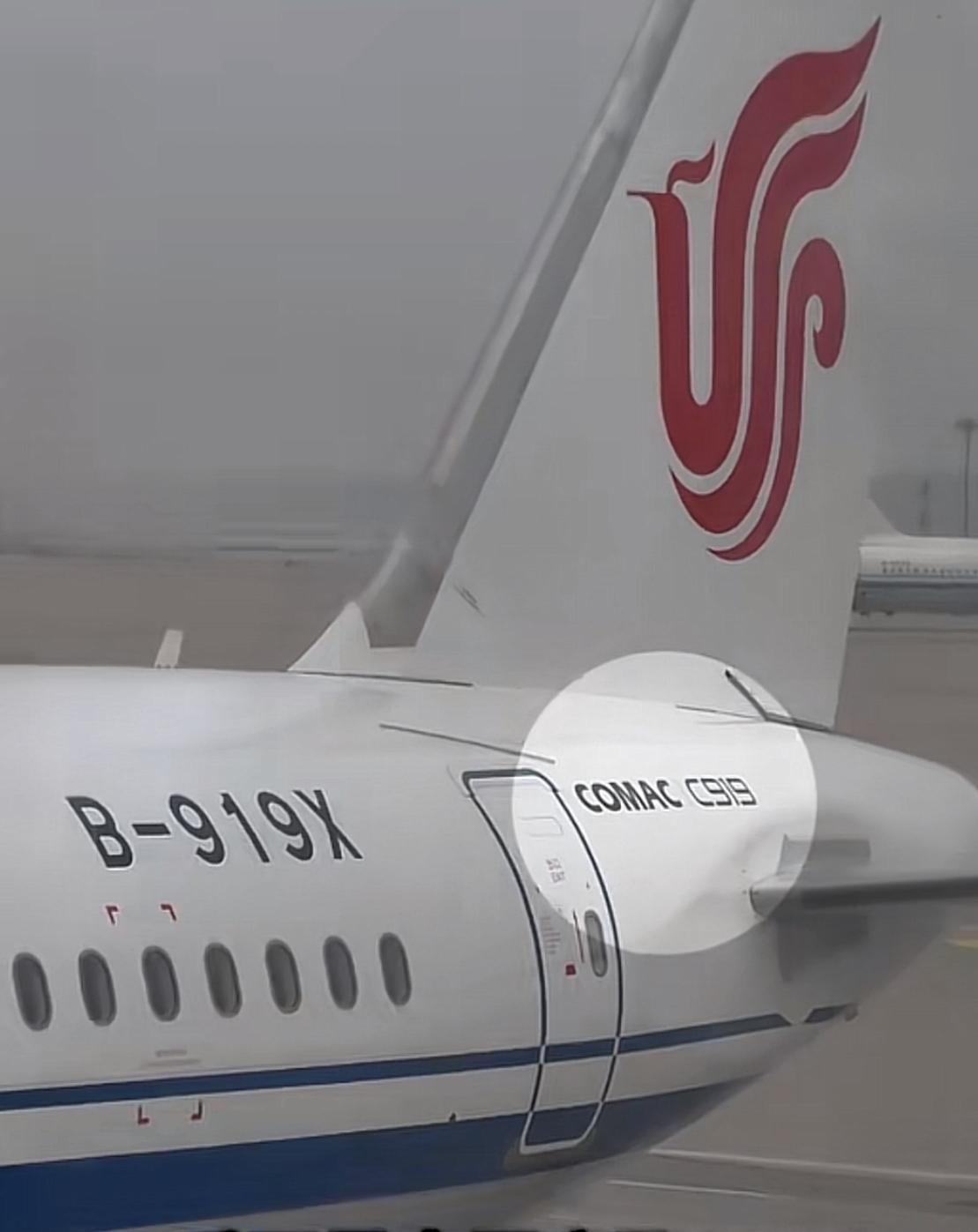 第一次坐C919什么体验？
前几天乘坐过C919，广州飞上海！飞机是单通道，15