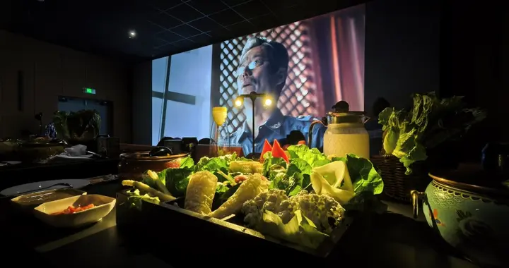 吃着火锅看电影，郑州影院开启观影新体验