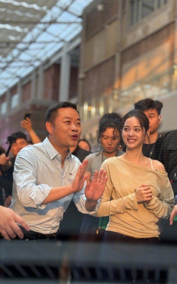 小鹏MONA要这么讲智驾我可就懂了小鹏智驾就是第一梯队，特别是视觉处理方案，而这