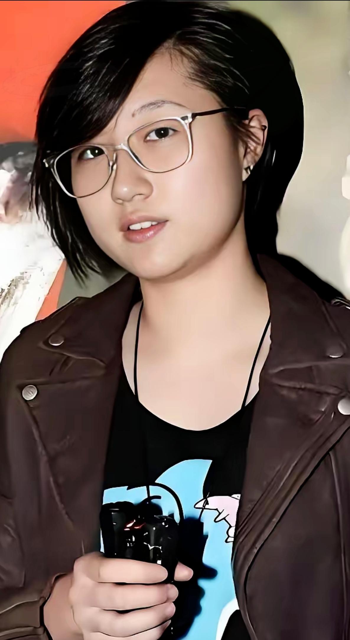 抛开“成龙女儿”标签，吴卓林凭这股劲儿圈粉无数！
 
        谁能想到吴