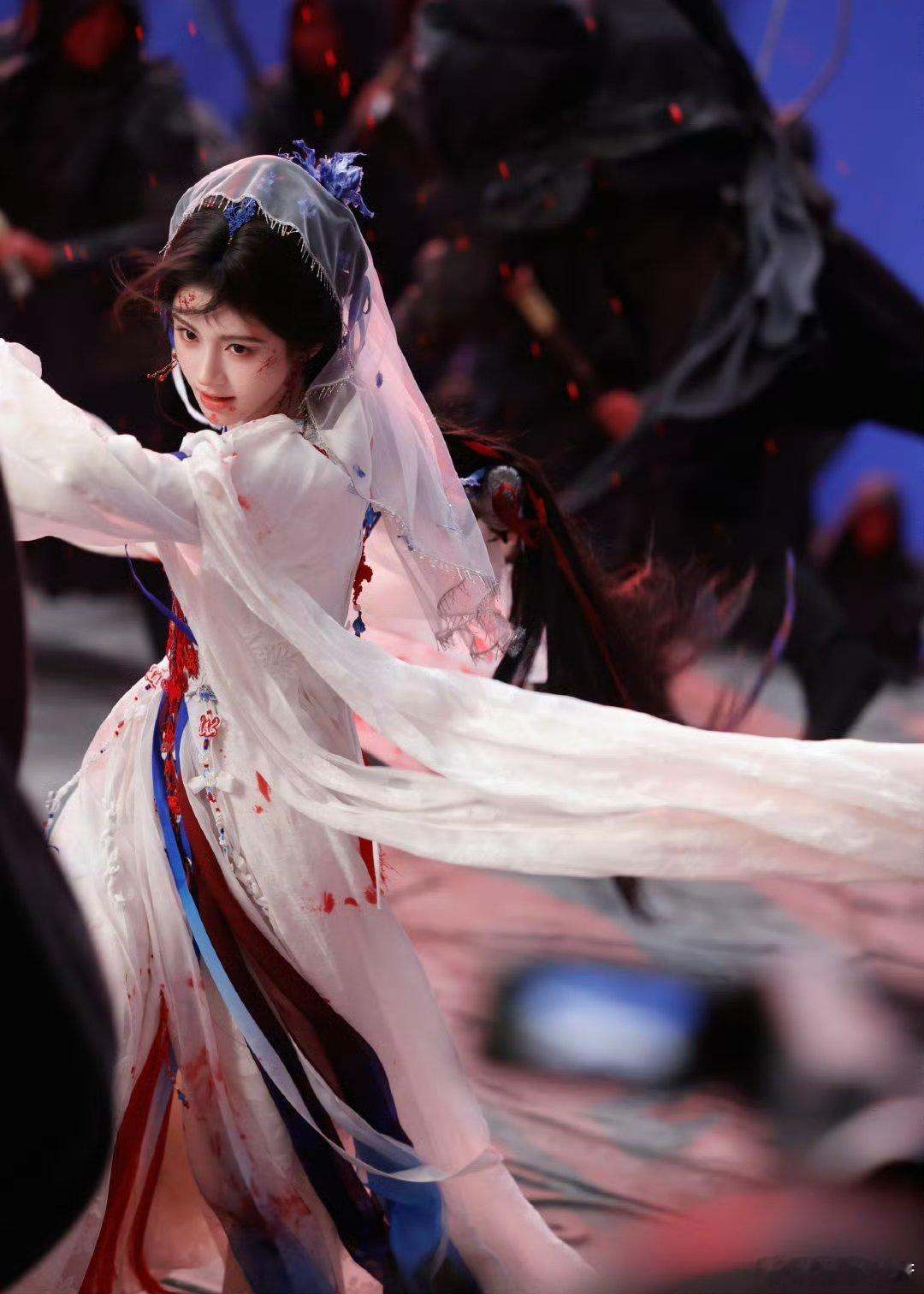 鞠婧祎 jjy鞠婧祎月鳞绮纪 jjy 鞠婧祎露芜衣没有你的世界里 下着大雨◖⚆ᴥ