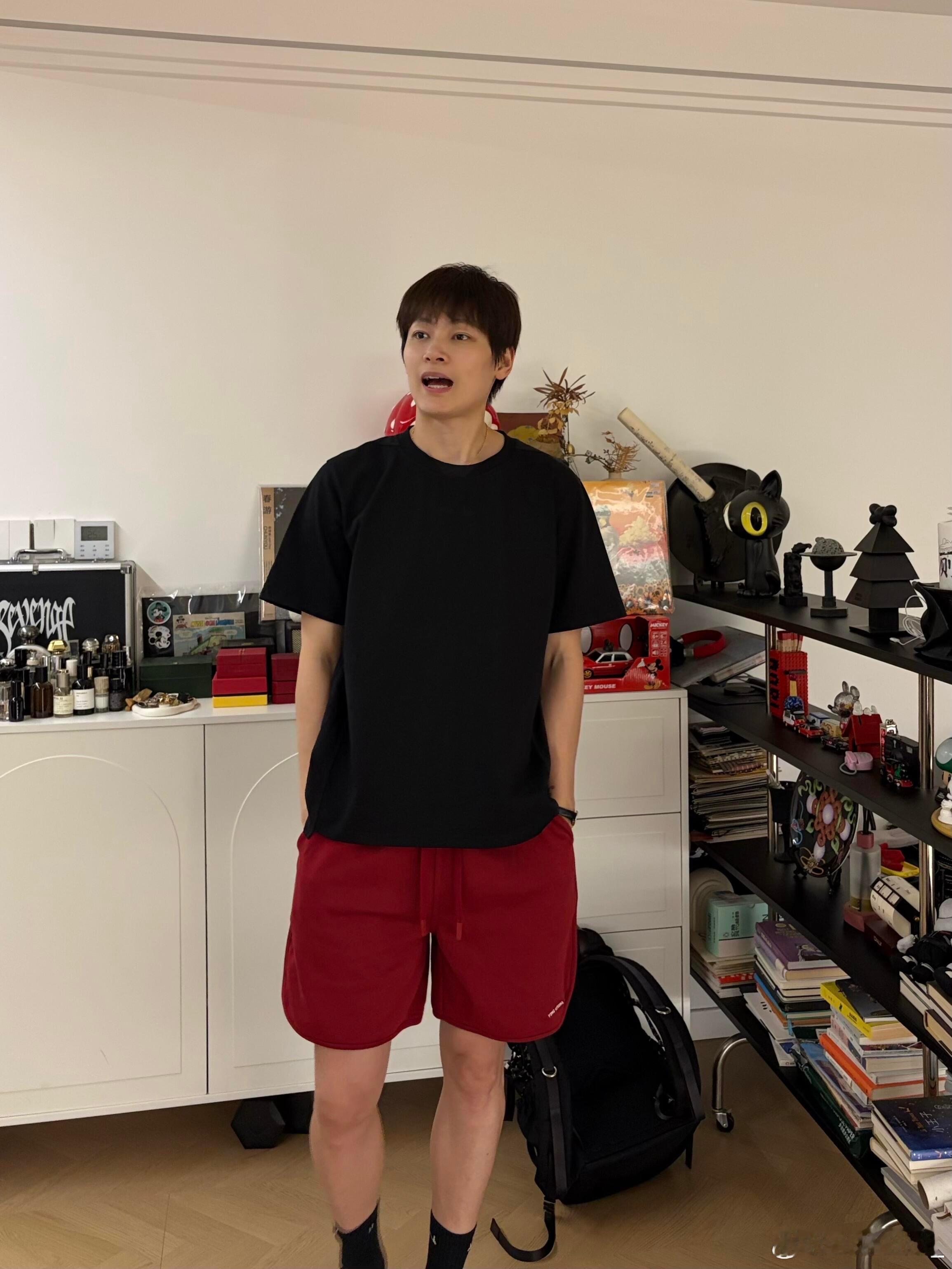 杨力维杨力维y2ng 20260529好萌一个姐姐图源:xhs Y2NG 