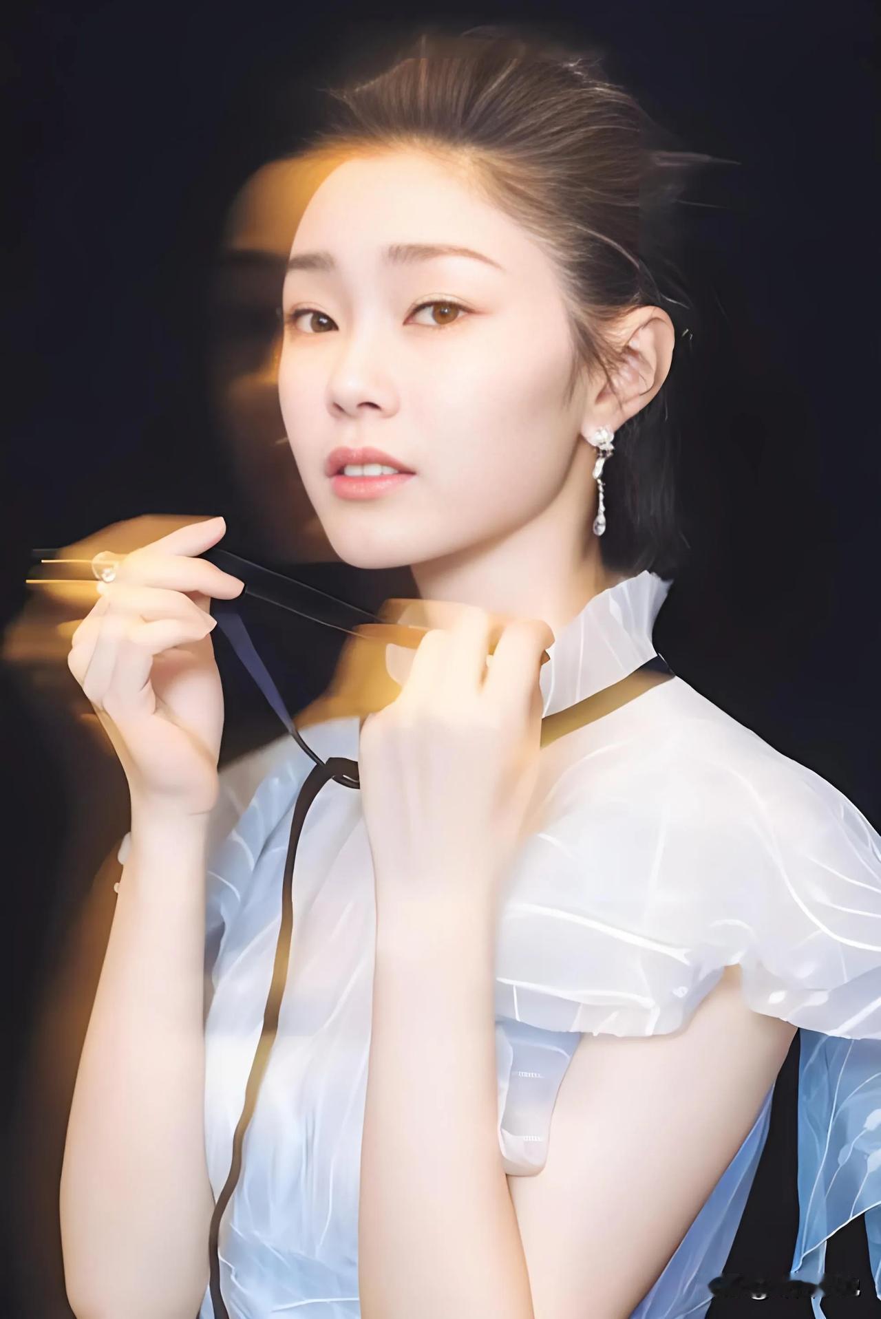 这行情反复，好多大V都不自信了，有点不知所措，那不要纠结其他人的观点了，找准热点