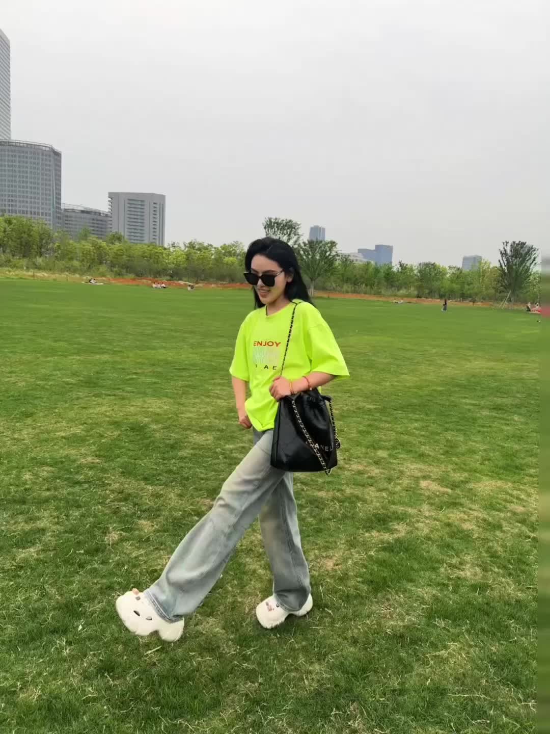 这个社会很现实，好心不如好嘴，心再好别人也看不见，能说会道的都喜欢＇可...