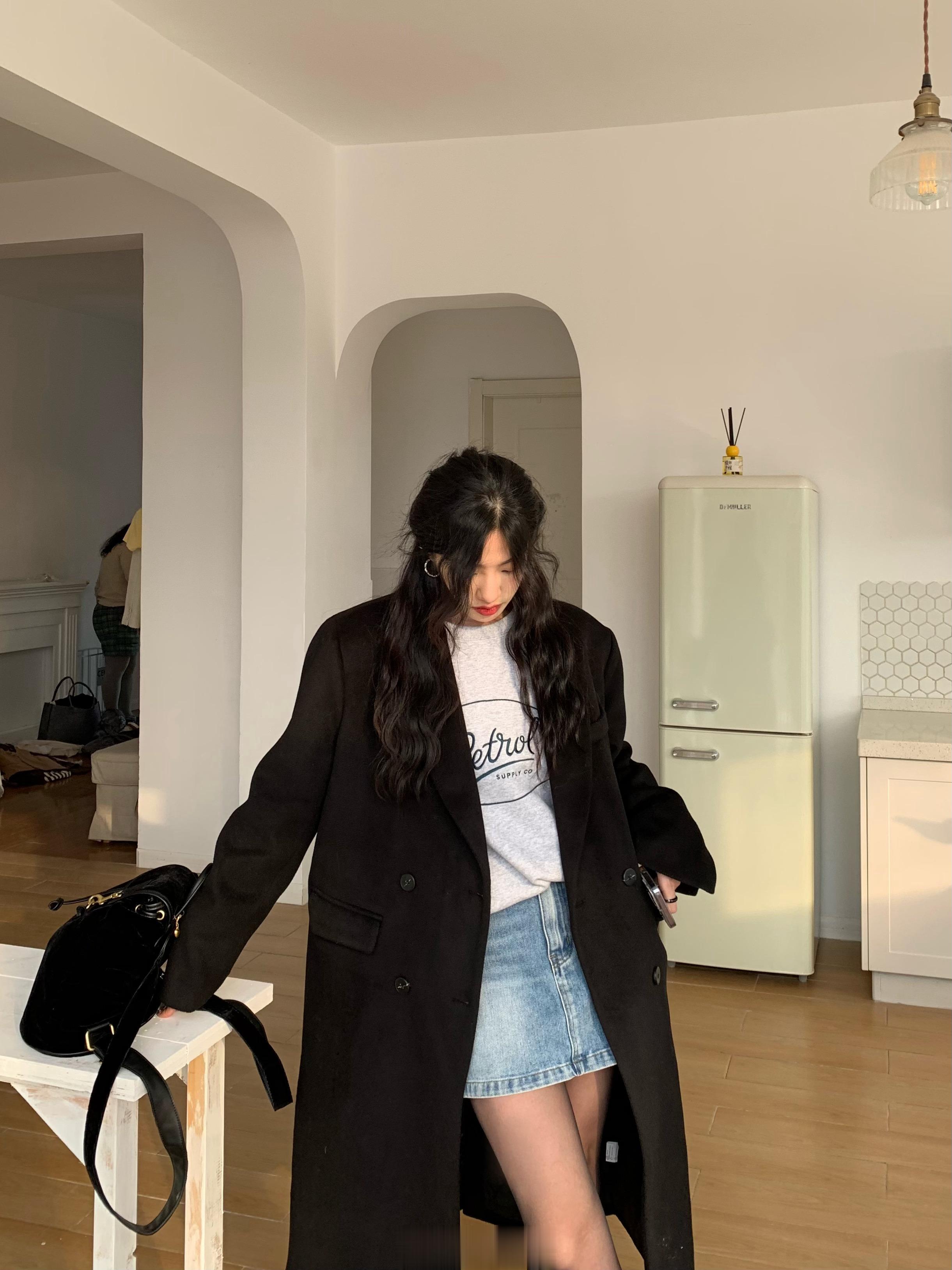 卫衣的另一种穿法等明天！！#UMIN是一闵12/7# ​​​