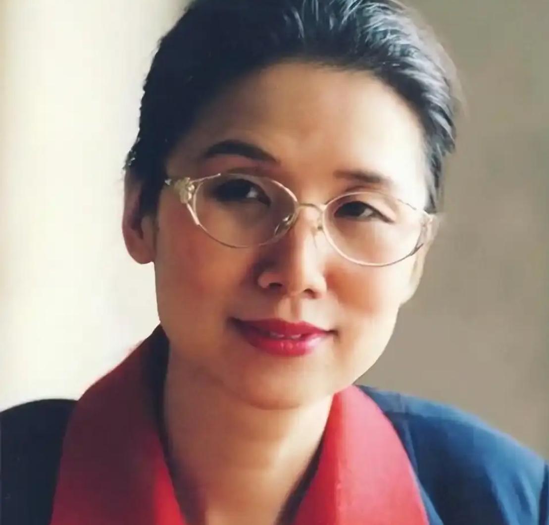 中科院教授杨佳：29岁双目突然失明，遭失明被丈夫和孩子无情抛弃，丈夫携女儿人间蒸