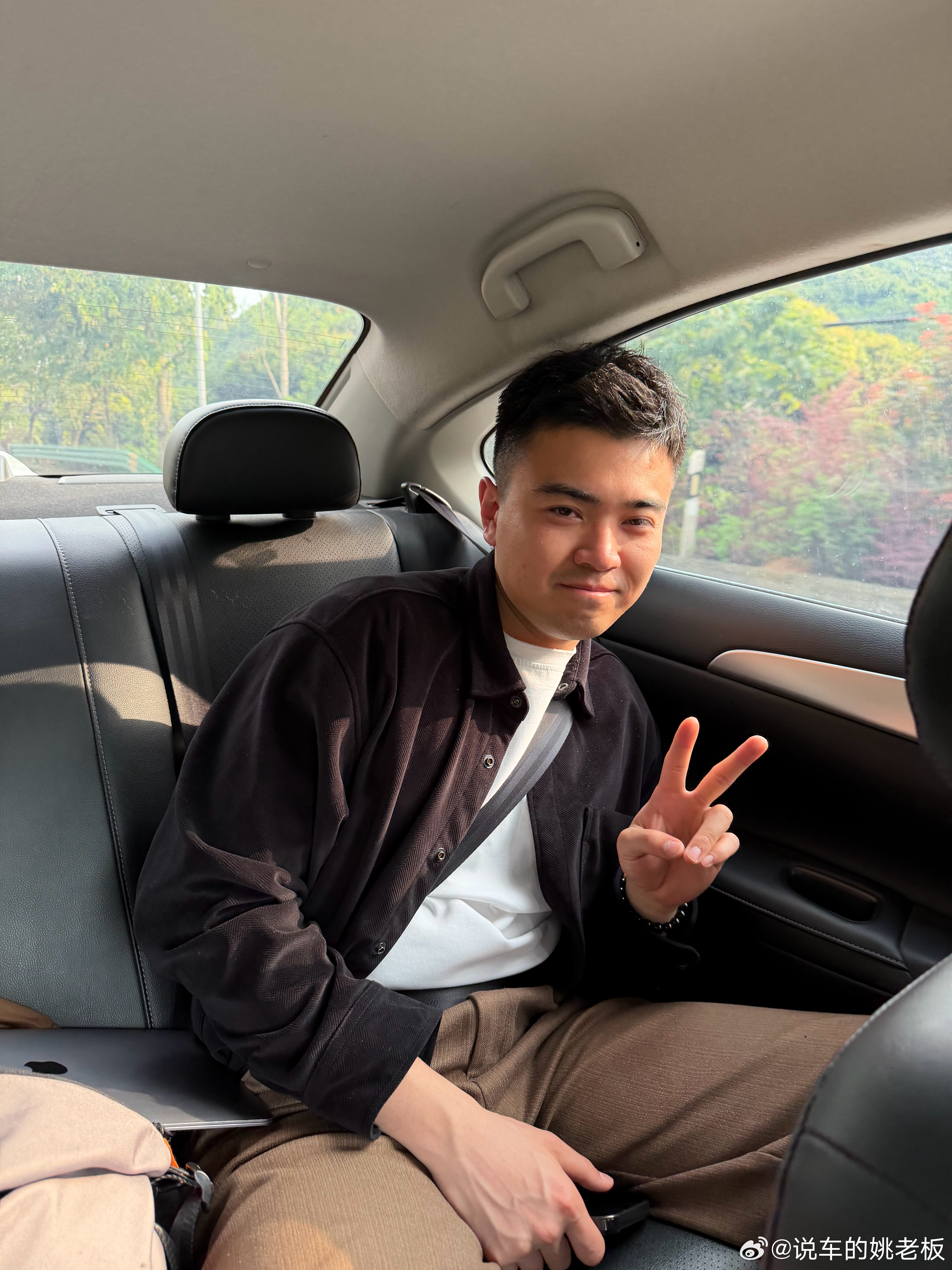 团队鹤霖 一个星期没回家了 北京-敦煌-拉萨-今天跟我在阳朔-今晚贵阳 后天上海