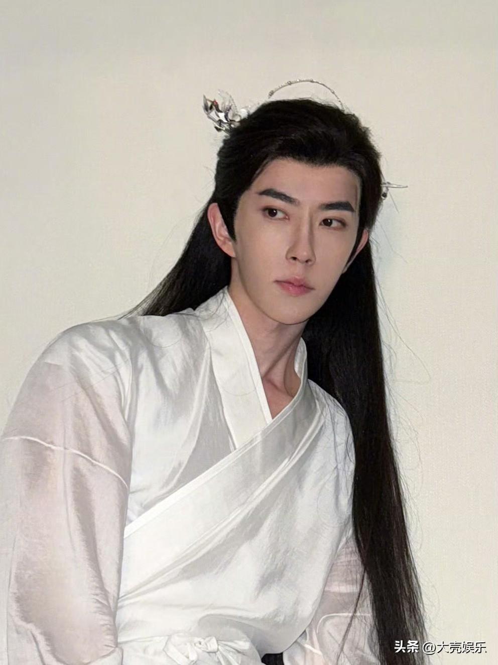 于朦胧去世后，杨幂、古力娜扎、陈妍希、刘雨昕、宋妍霏等明星陆续发文悼念！

杨幂