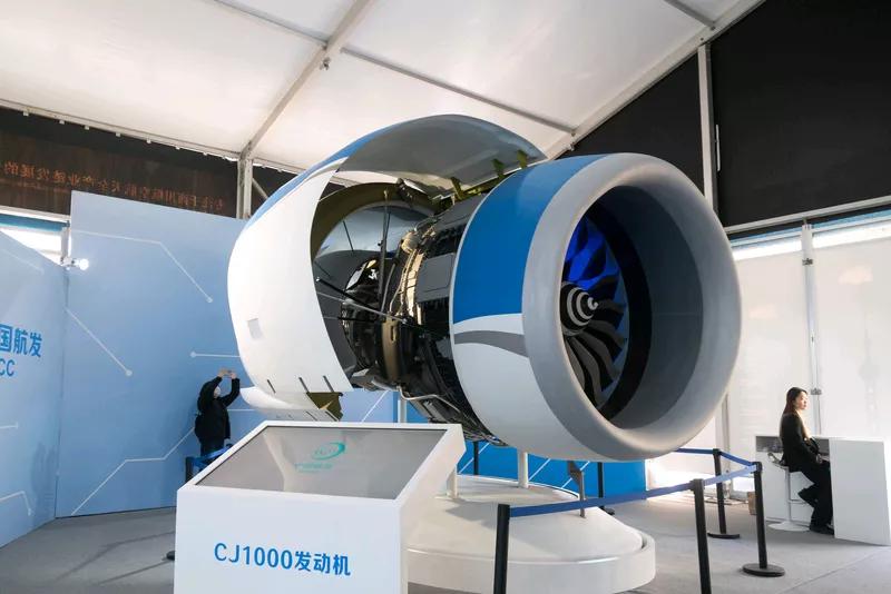 中国成功发明氢气动力飞机发动机。中国航发在珠海亚洲通用航空展推出的兆瓦级氢燃料涡