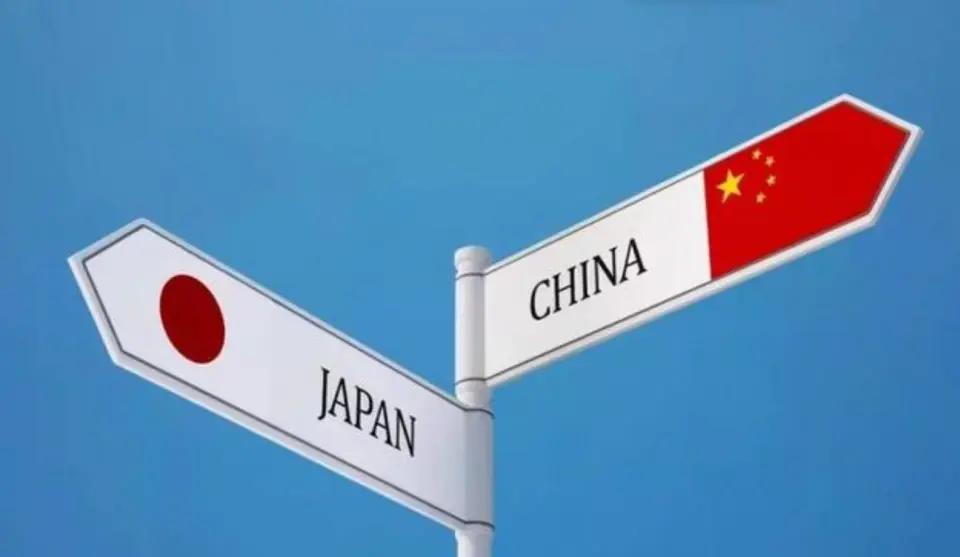 2026年1月6日，中国商务部发布2026年第1号公告，加强对日本两用物项出口管