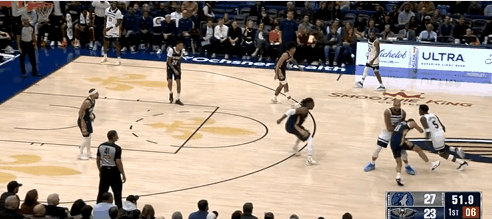 爱德华兹经典一打五！谁还不是个状元，昨日坎宁安也有一个



爱德华兹这身体素质