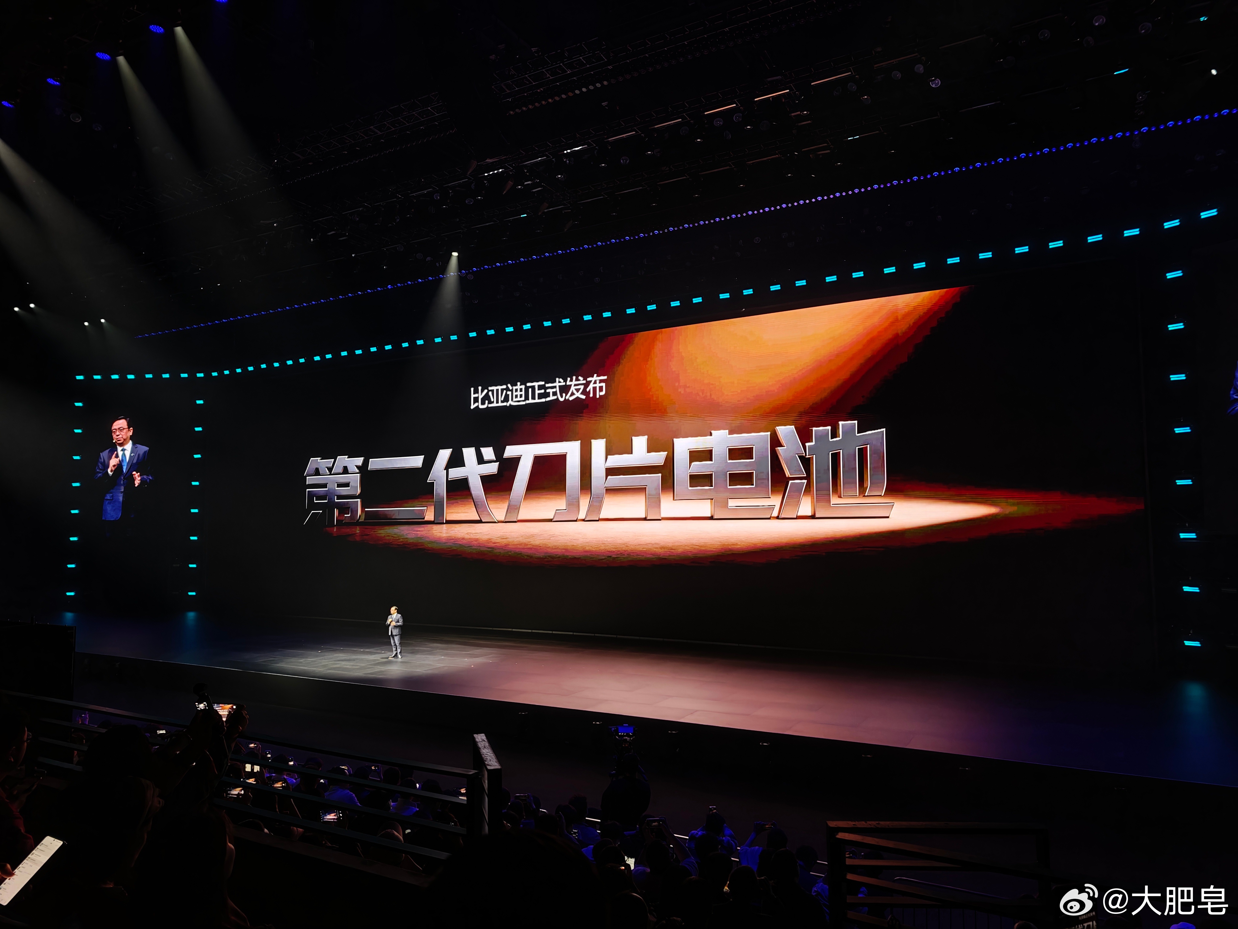 懂王上身，没有人比比亚迪更懂电池，正式发布第二代刀片电池。从10%到70%的充电