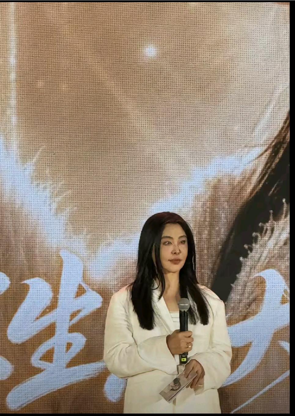 曾经是多少人心中女神，如今也老了。