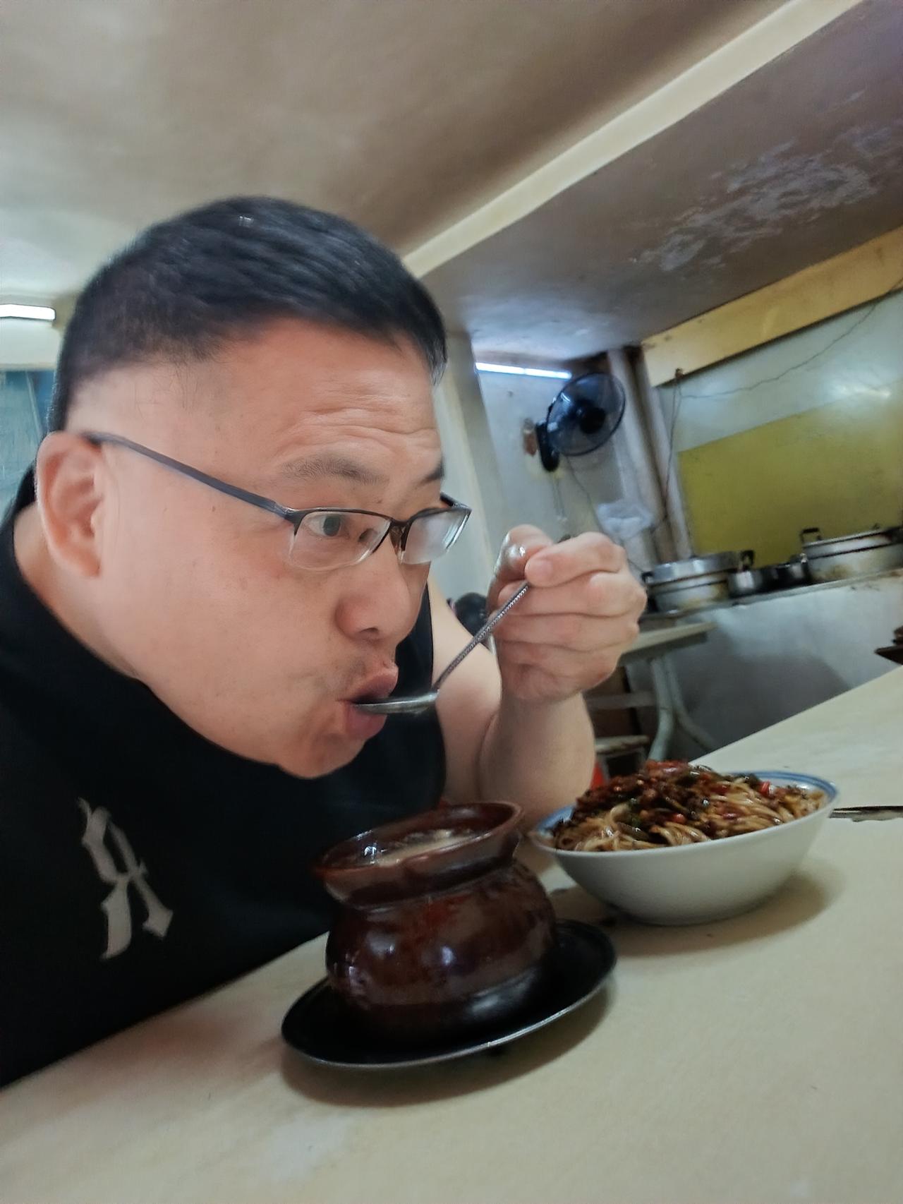 今天是星期天，凌晨4点钟又看了一场世界杯，德国队对科特迪瓦。

照实力而言，德国