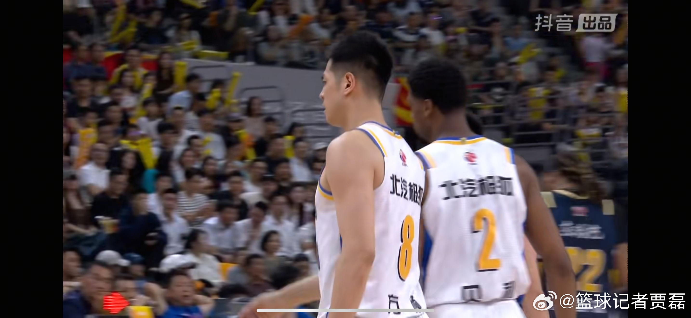 方超巨底角三分，北京一波8-0打停了广东。 