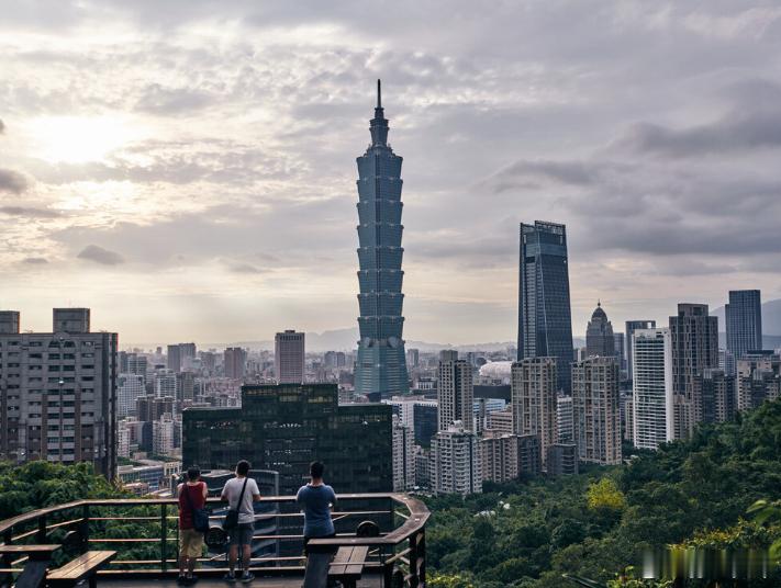 【台青王裕庆狠批三大误区，孙玉良：“台独”猖獗，倒逼WT成结论】台青王裕庆近期写