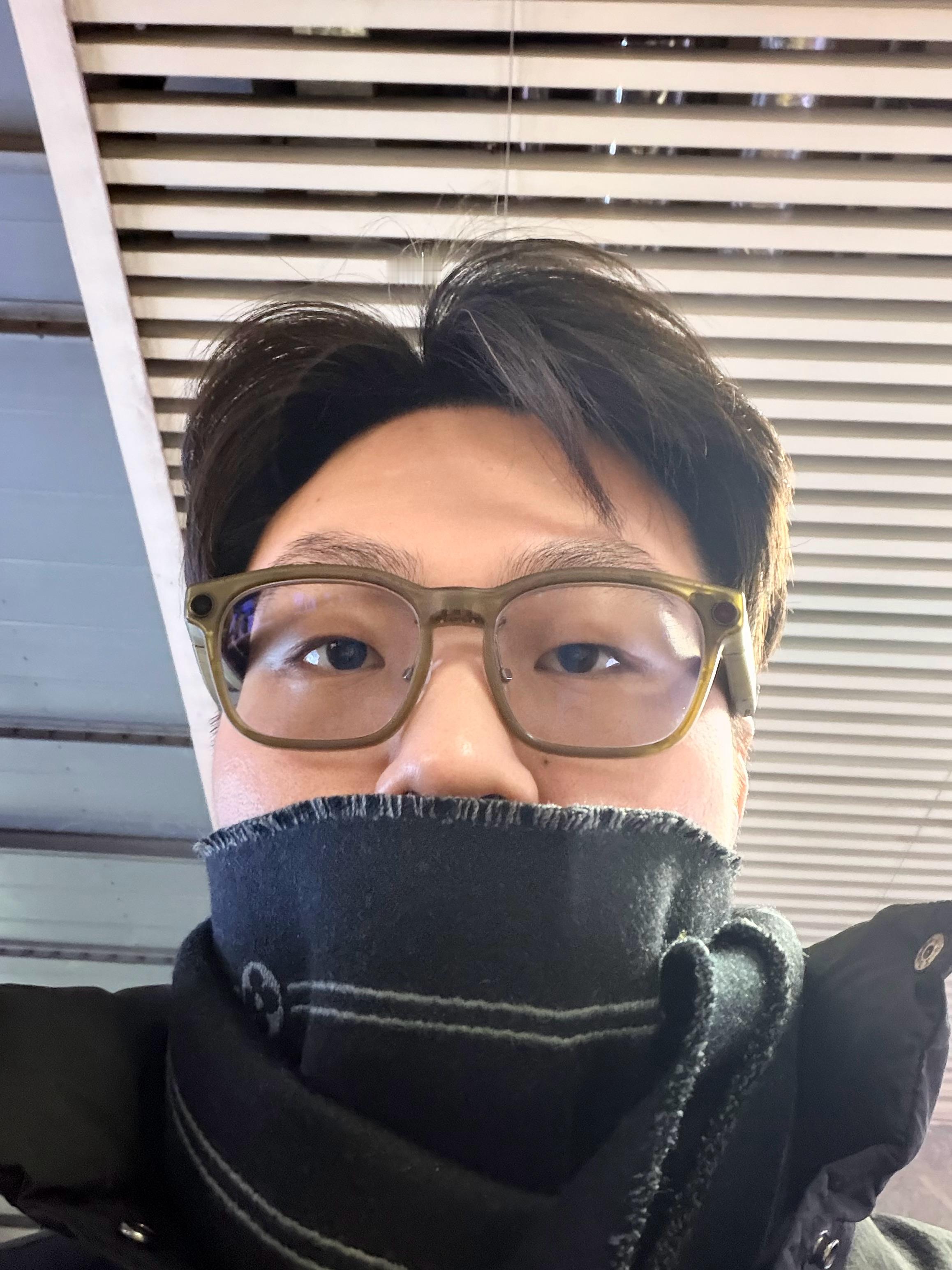 为了避免围巾是全身上下最贵的单品，特意换了个包才出门