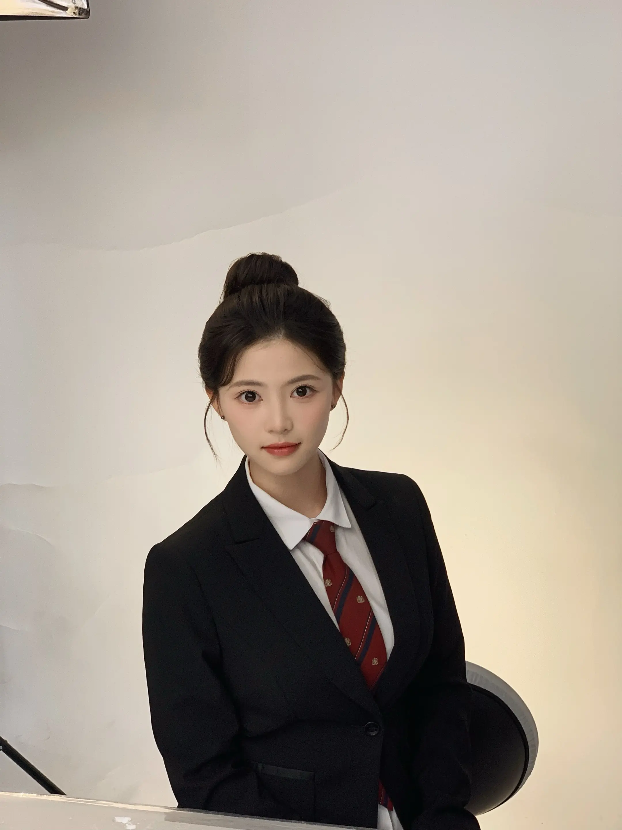 小小证件照见证了我的成长。开学仪式感可不能少 海马体化妆师说我敲元气的...