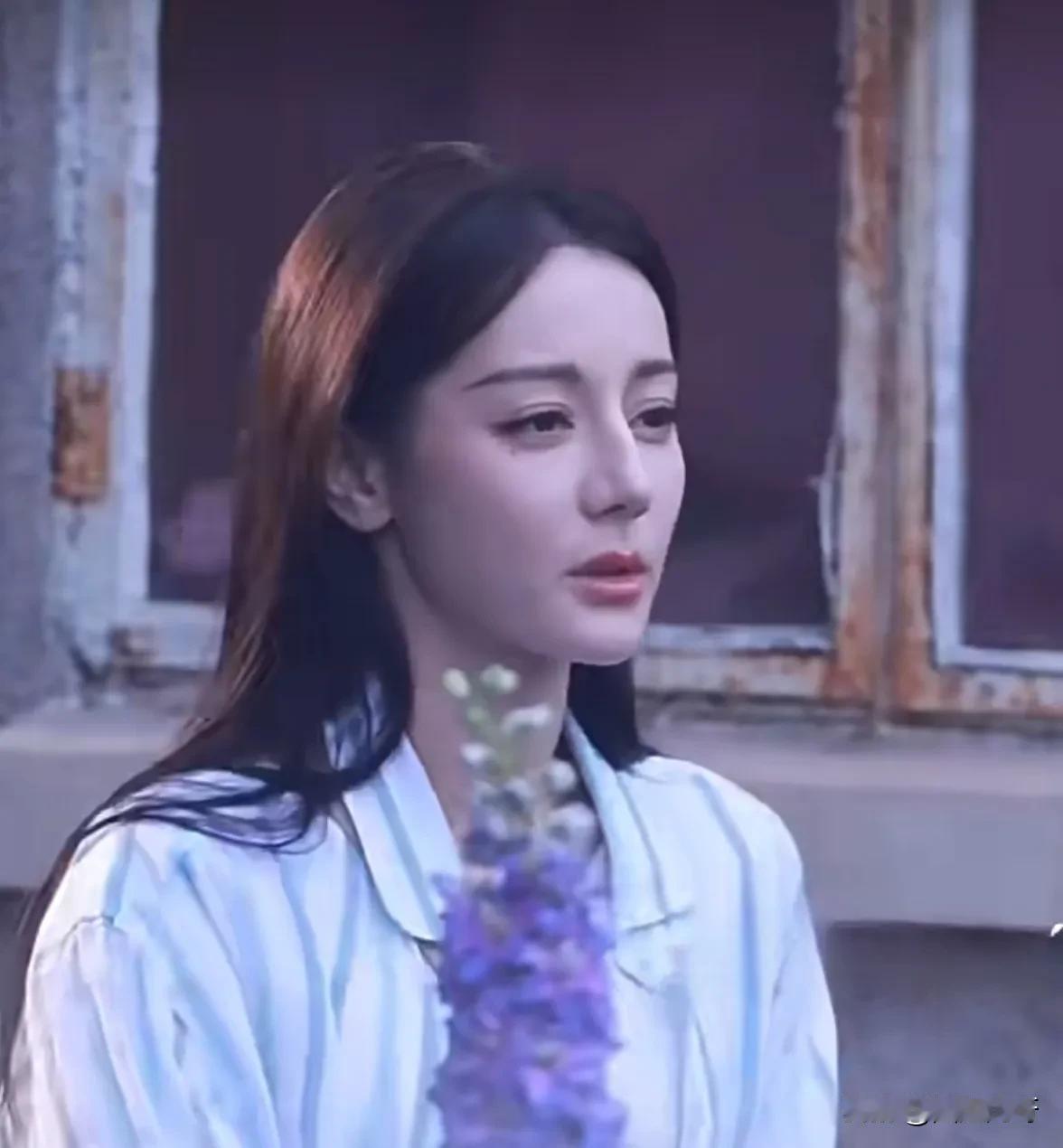 救命！那些一直说迪丽热巴长像像个男人，一点也不漂亮的网友到底是怎么想的？我要能拥