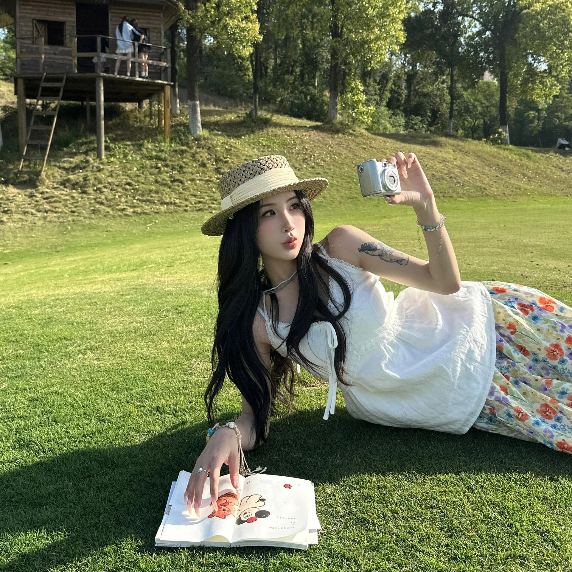 谈恋爱和相亲的区别：谈恋爱：对他的缺点视而不见相亲：拿着放大镜看他的缺点 ​​​