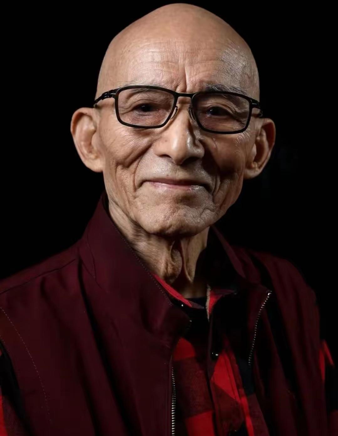 “济公” 游本昌走了，
最让我意外的不是他 92 岁的高龄，
也不是他离世的原因