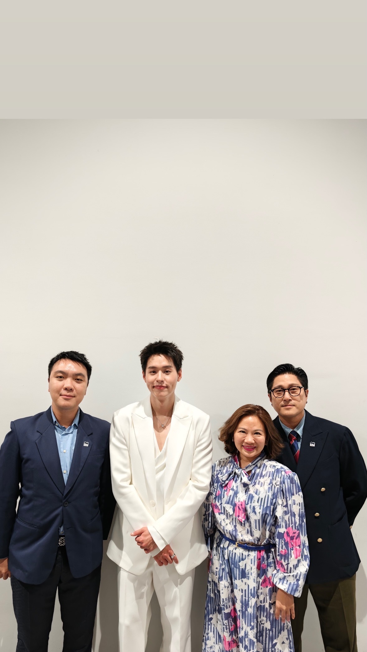 代言人合影🤏©️tongloha260528 Billkin NEVOxBIL