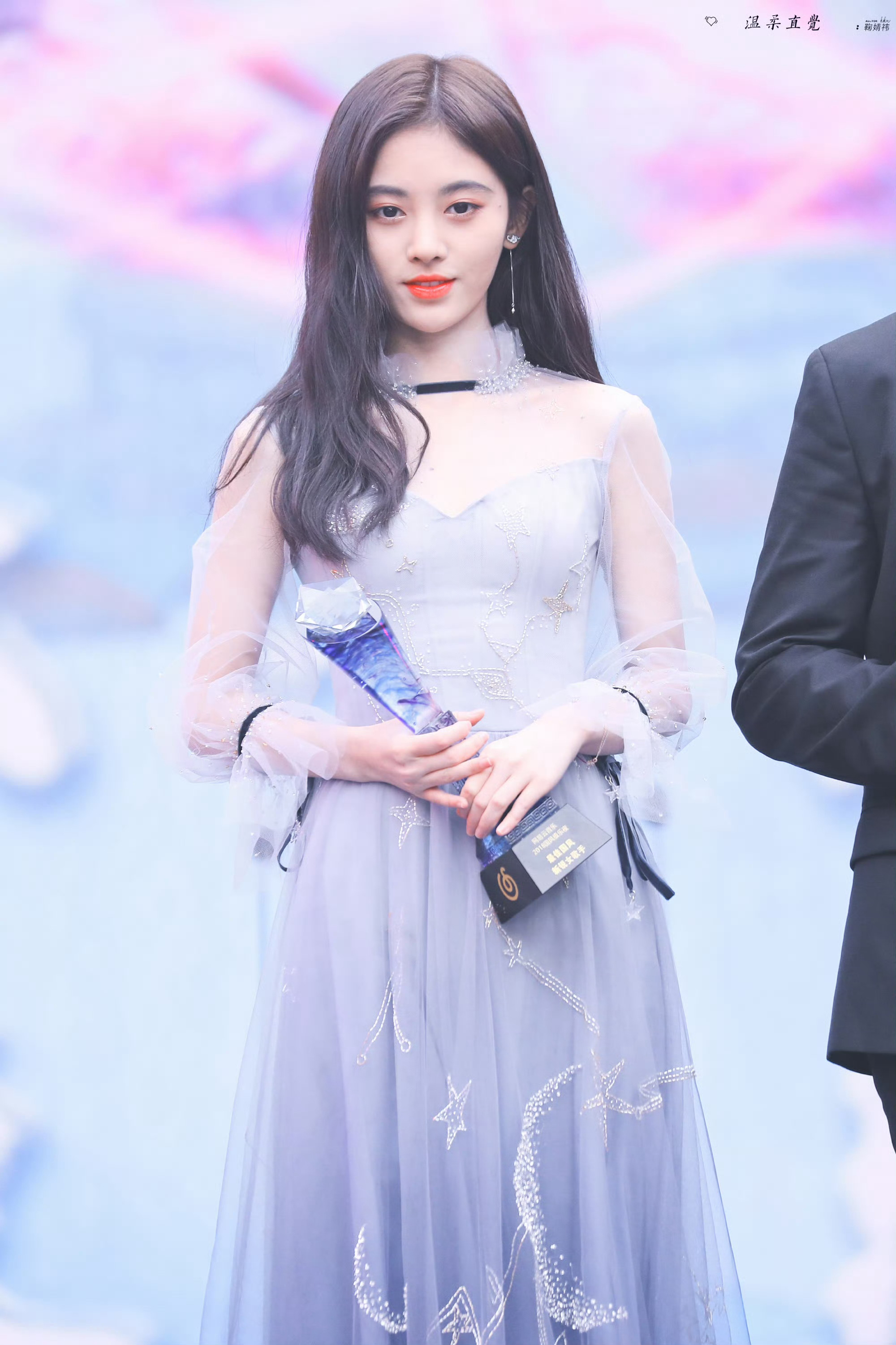 jjy鞠婧祎jjy鞠婧祎苏绿夏“夏季风景如画，画中的你风度翩翩”𝒮𝓊𝓂𝓂