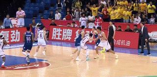 青岛第四节27:9一鼓作气抹平分差打进加时！可关键时刻掉链子连续三个失误！遗憾落