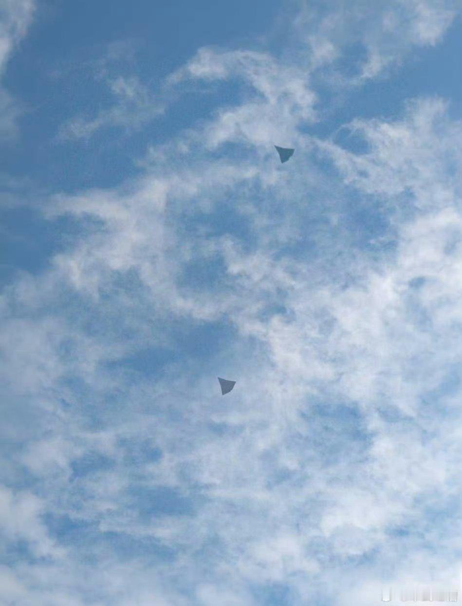 六代机双飞？这美国看了得直接原地裂开赶紧连夜做PPT，发布七代机，不然真的赶不上