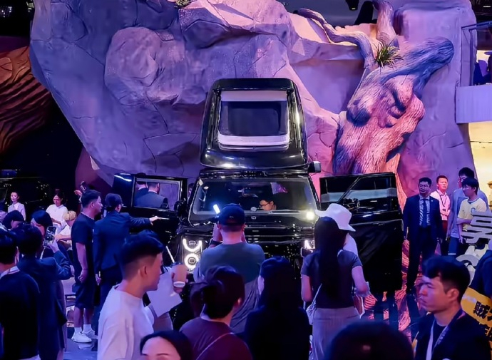 享界这波成都车展，我第一反应就是：阵容终于完整了。以前看一个品牌，总会下意识问一