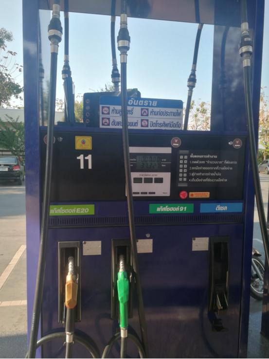 油价涨得人心慌，泰国车展画风突变，燃油车遭冷落，谁承想电动车竟然成香饽饽？
 